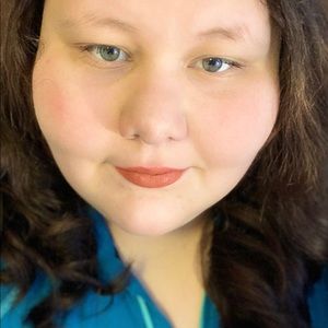 Meet your Posher, Marissa